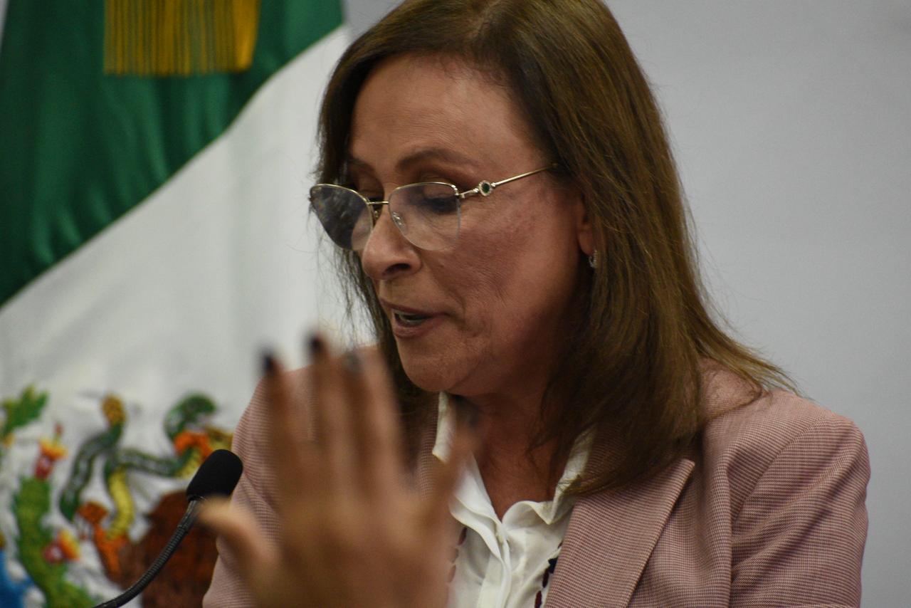 Gobierno estatal advierte que el alza al pasaje es solo en Xalapa. Nahle amenaza con retirar concesiones por cobros indebidos.