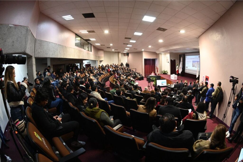 Lisbeth Aurelia Jiménez durante su comparecencia en el Congreso de Veracruz, 2026.