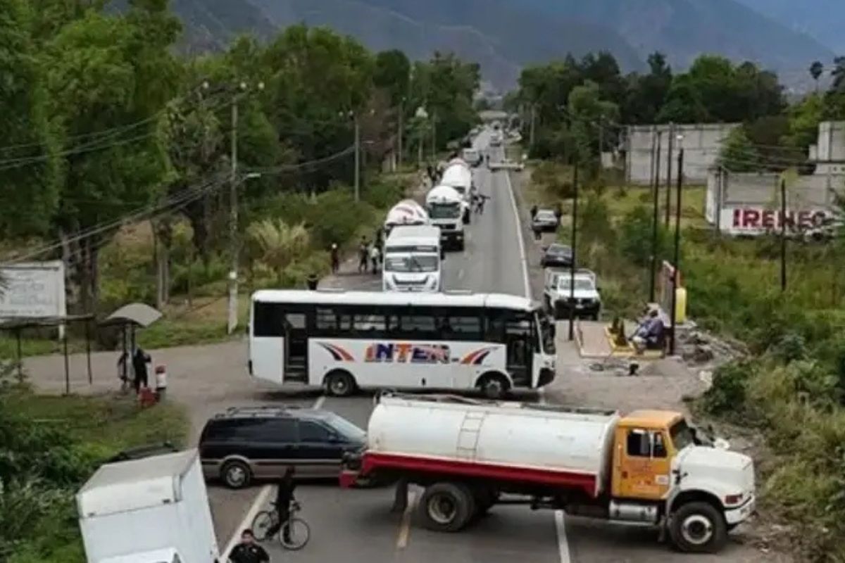 Bloqueo en carretera Orizaba–Tehuacán por protesta comunitaria, enero 2026