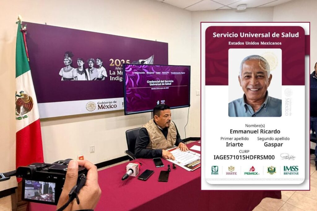 Persona recibiendo orientación para tramitar su credencial de salud en módulo de registro en Veracruz