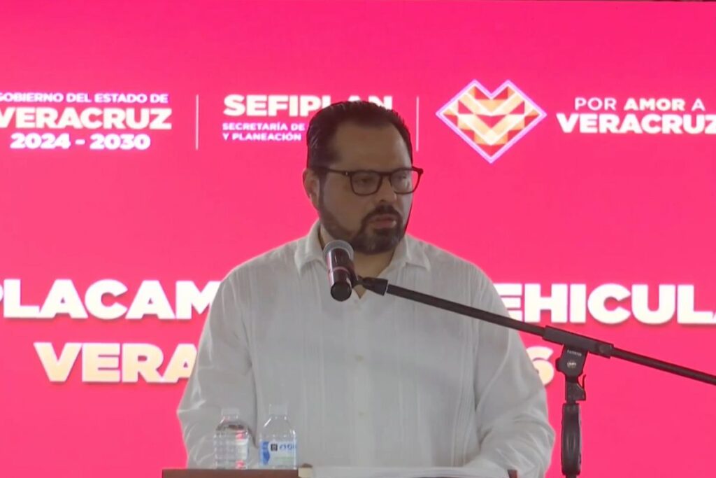 Secretario de Finanzas de Veracruz explica nuevas reglas para controlar ejecución de obras de la SIOP en 2026