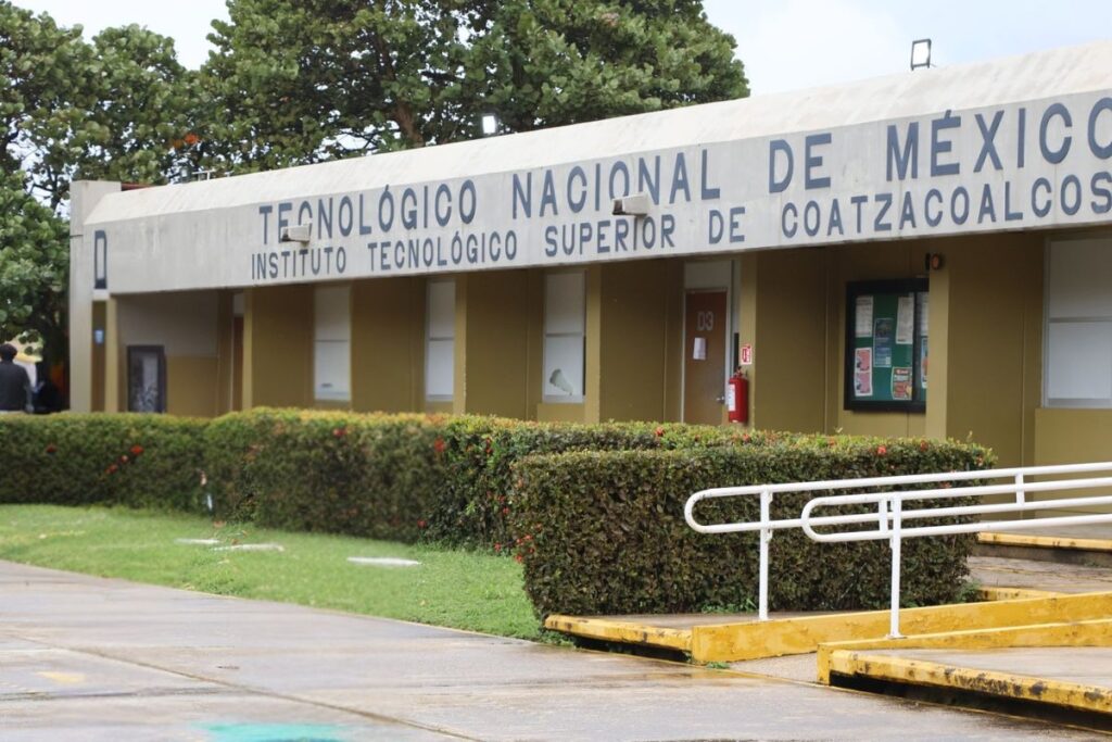 Titular de Cobaev Veracruz señalada por presunto desvío en Tec de Coatzacoalcos