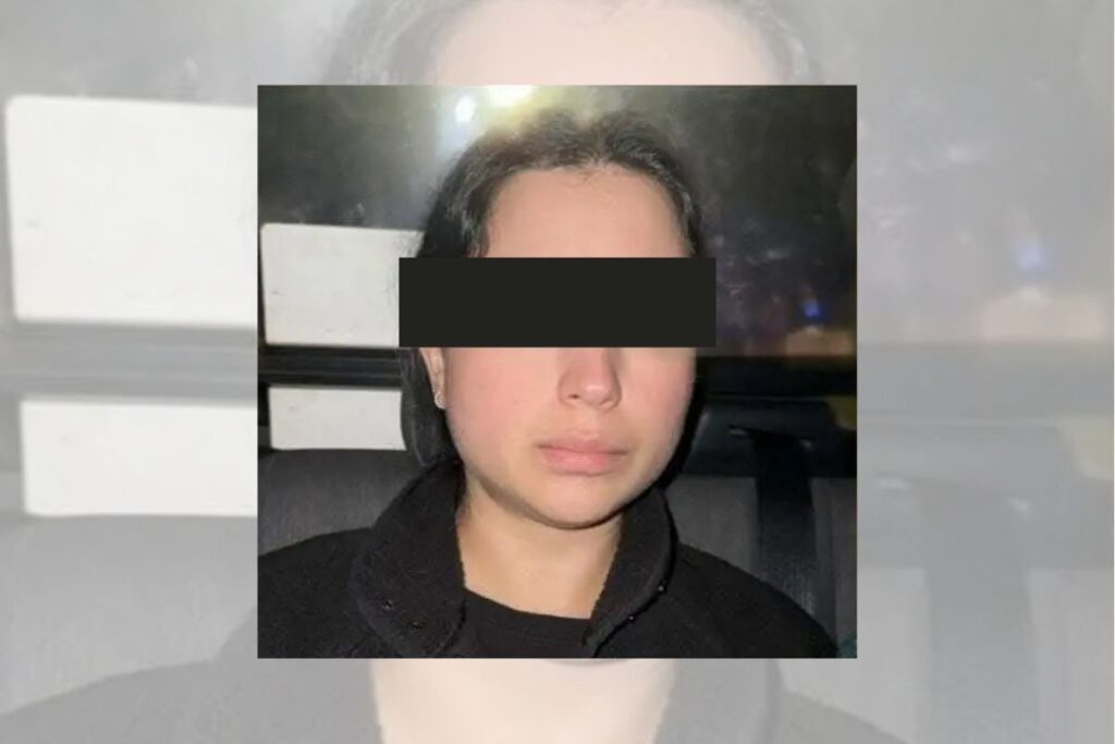 Policía ministerial traslada a exfuncionaria de la UPAV detenida en Xalapa