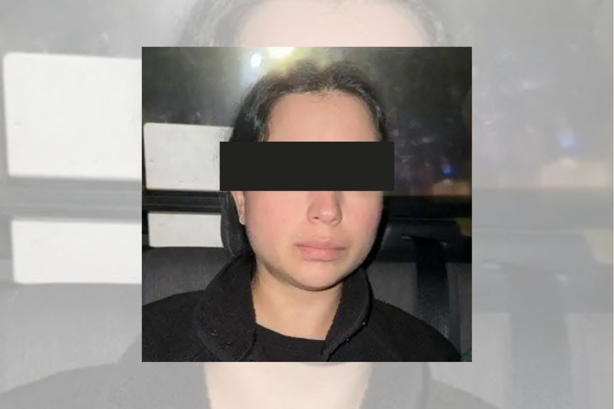 Policía ministerial traslada a exfuncionaria de la UPAV detenida en Xalapa