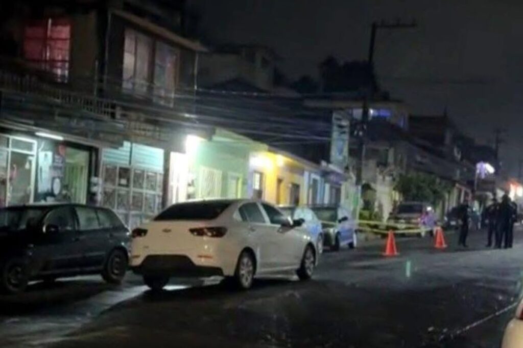 Fachada de la casa del alcalde de Banderilla tras ataque armado