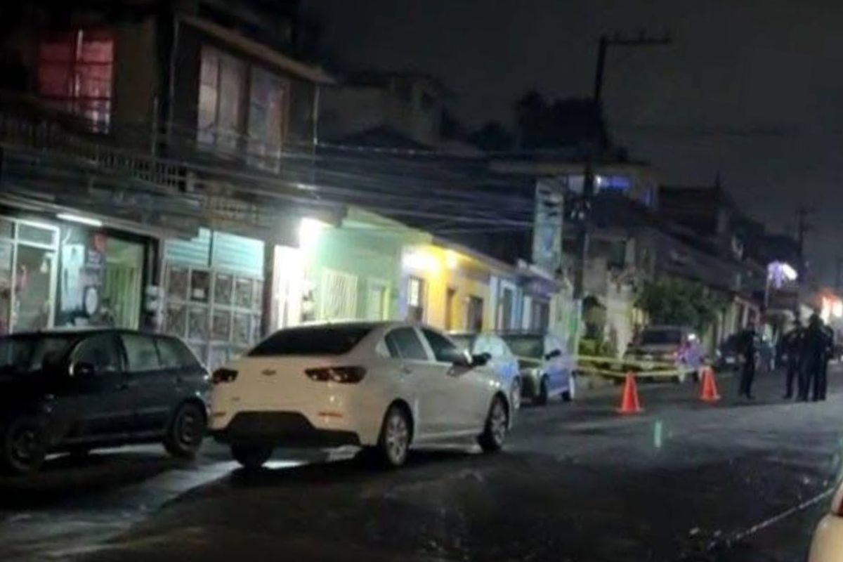 Fachada de la casa del alcalde de Banderilla tras ataque armado