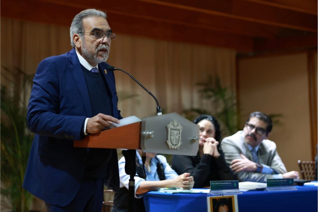 Martín Aguilar Sánchez rector de la Universidad Veracruzana tras resolución judicial.