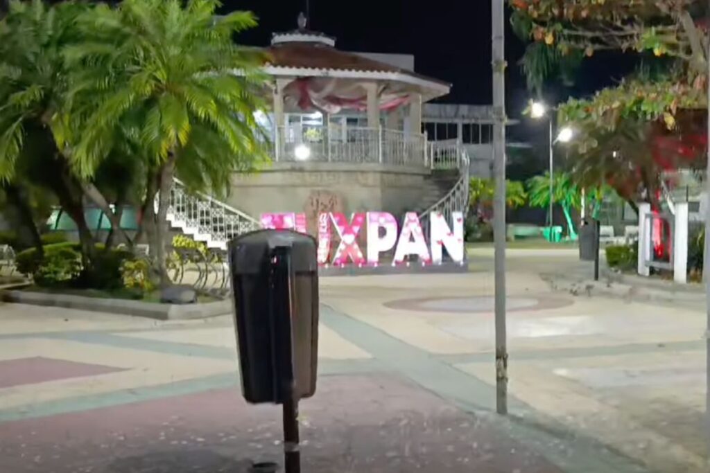 Lonas con mensaje intimidante colocadas en espacios públicos de Tuxpan, Veracruz, tras jornada con tres homicidios.