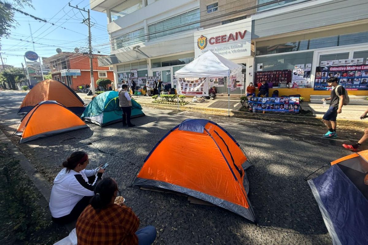 Madres buscadoras en protesta en Veracruz tras exigencia de comprobación de recursos públicos.