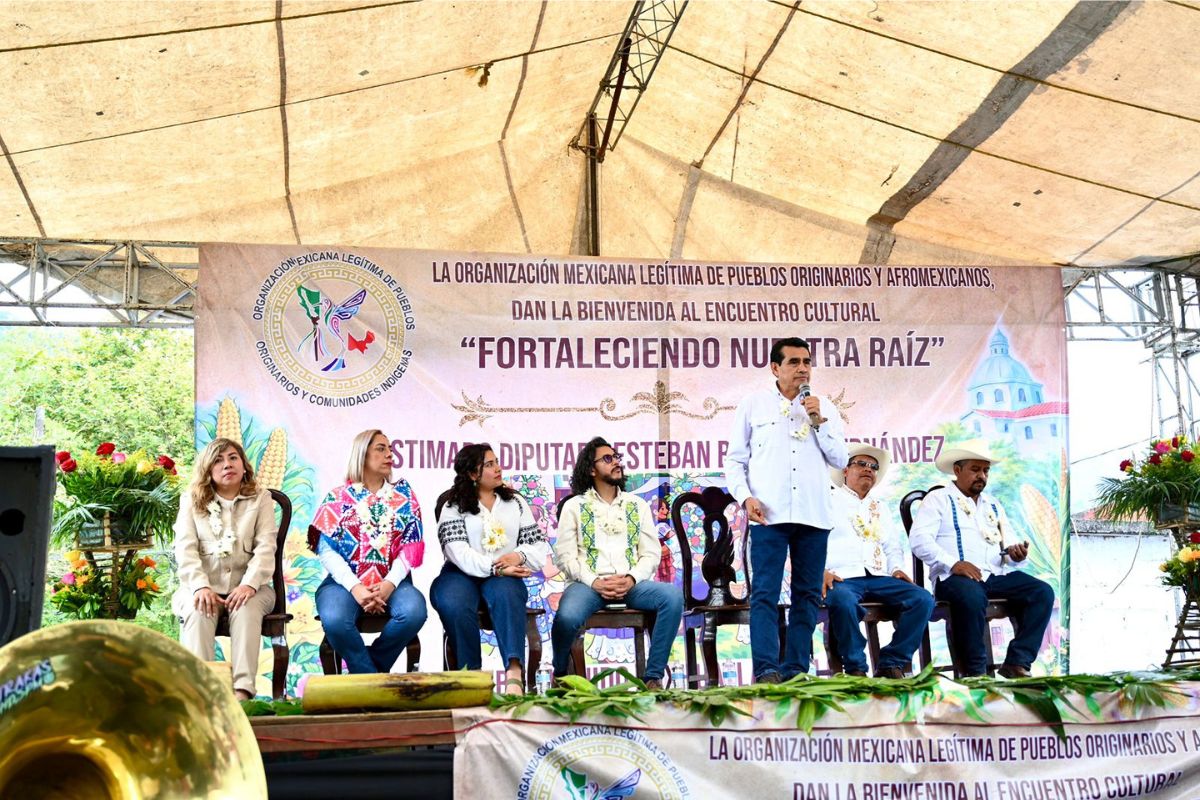 Diputado Esteban Bautista en encuentro cultural sobre pueblos indígenas en Ixhuatlancillo Veracruz.