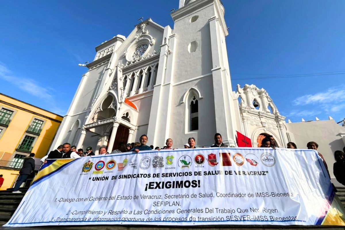 Sindicatos de Salud protestan en oficinas de SESVER en Xalapa Veracruz