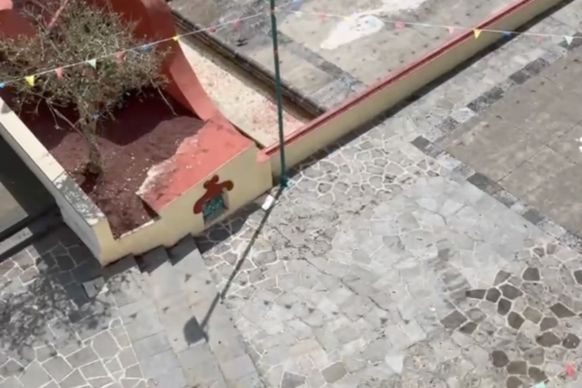 Puente Xallitic en Xalapa acordonado tras la muerte de una mujer que se arrojó desde la estructura.