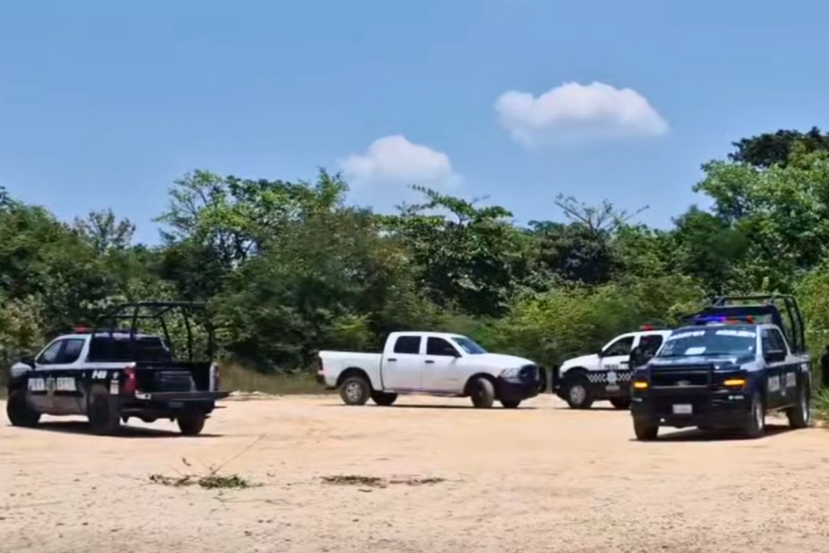 Zona acordonada en carretera Costera del Golfo en Agua Dulce por hallazgo de restos humanos