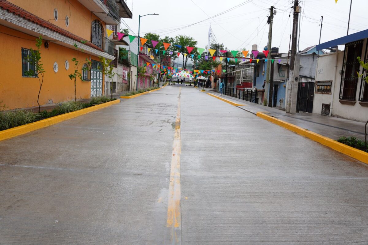 Calles pavimentadas en Xalapa durante los primeros 100 días del gobierno de Daniela Griego