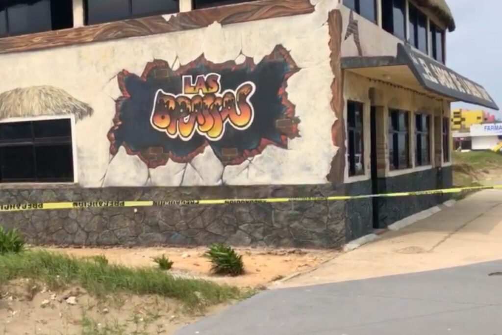 Restaurante acordonado en Coatzacoalcos tras asesinato de vigilante
