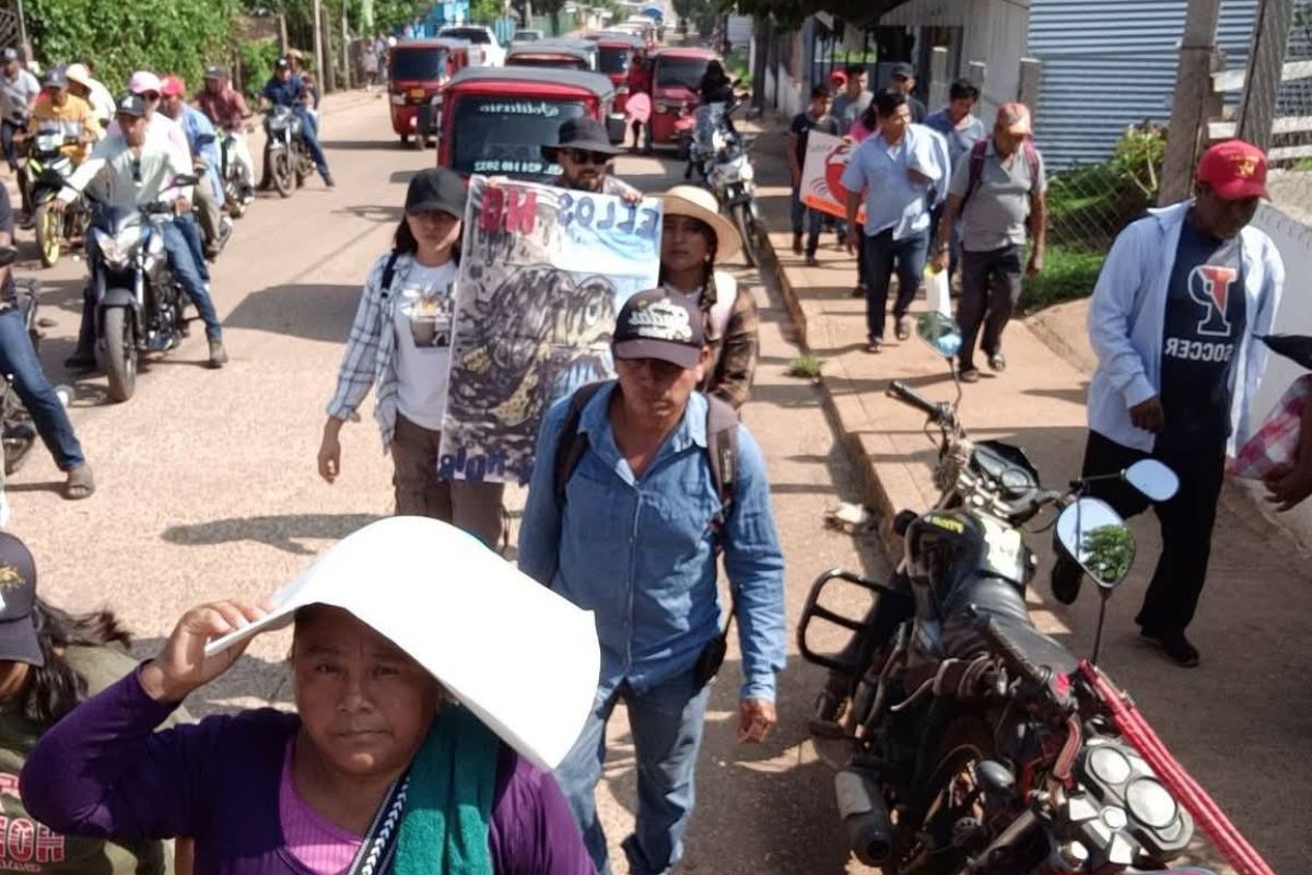 Marcha indígena en Pajapan por derrame de hidrocarburos en el Golfo de México