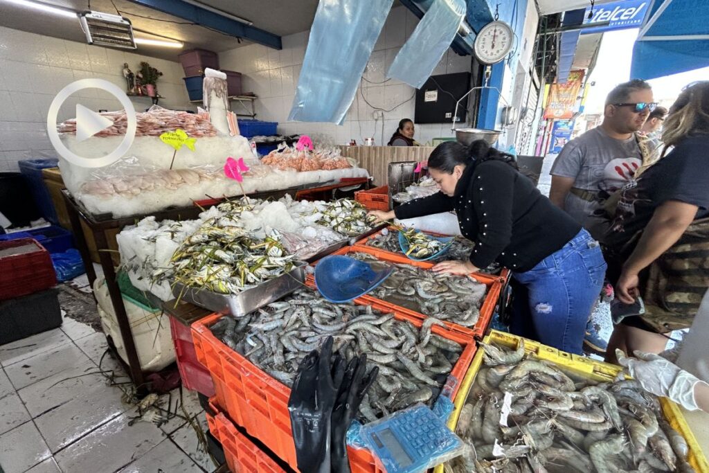 venta de mariscos en Viernes Santo con baja afluencia en Veracruz
