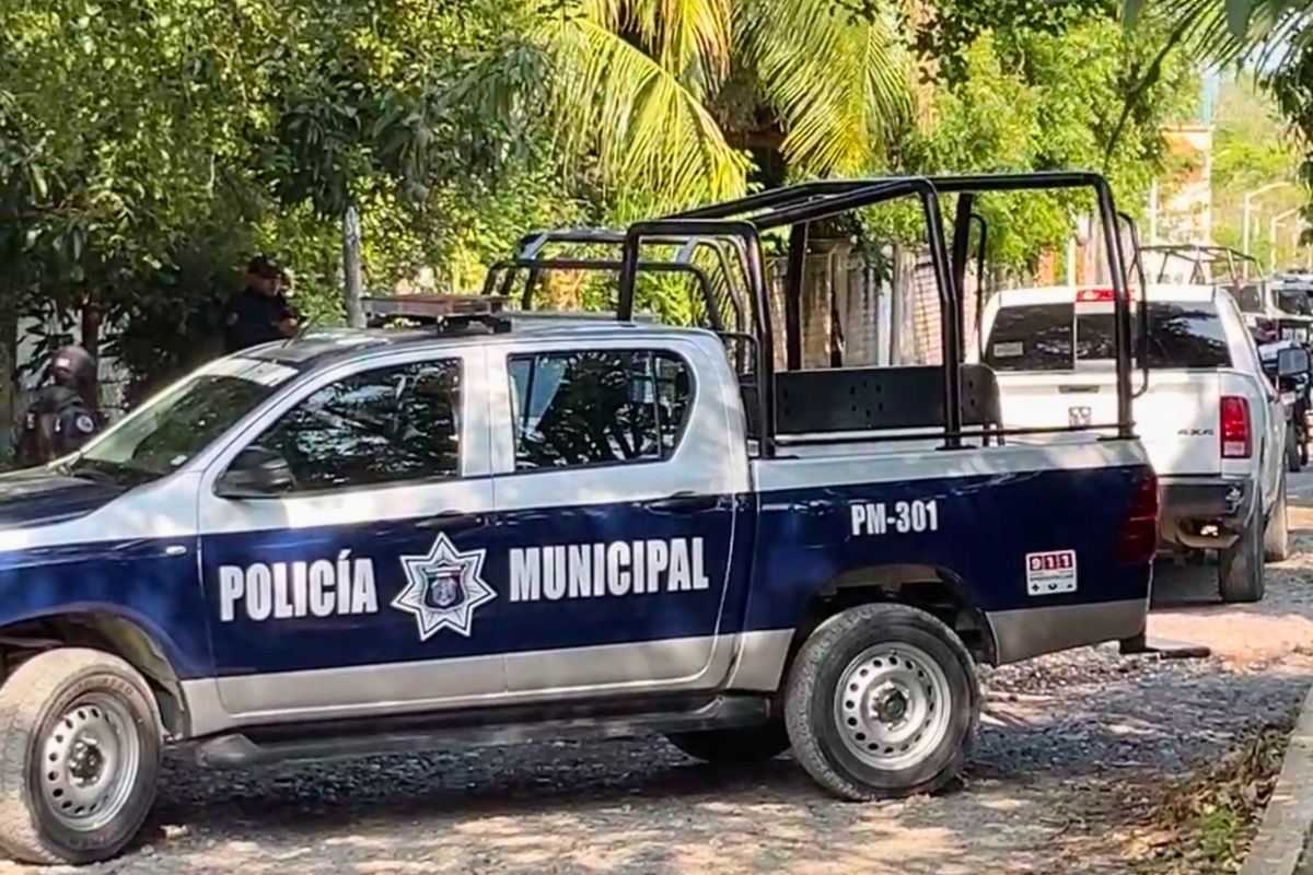 Operativo de SSP y Marina en presunta casa de seguridad de la colonia Villa de las Flores en Poza Rica.