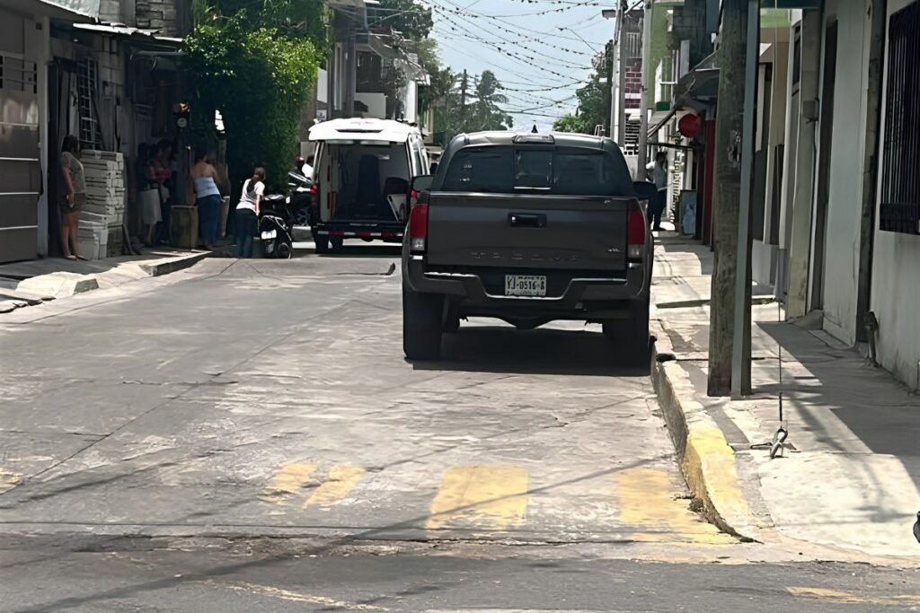 Operativo policiaco tras asesinato de estilista en salón de belleza de Cuitláhuac