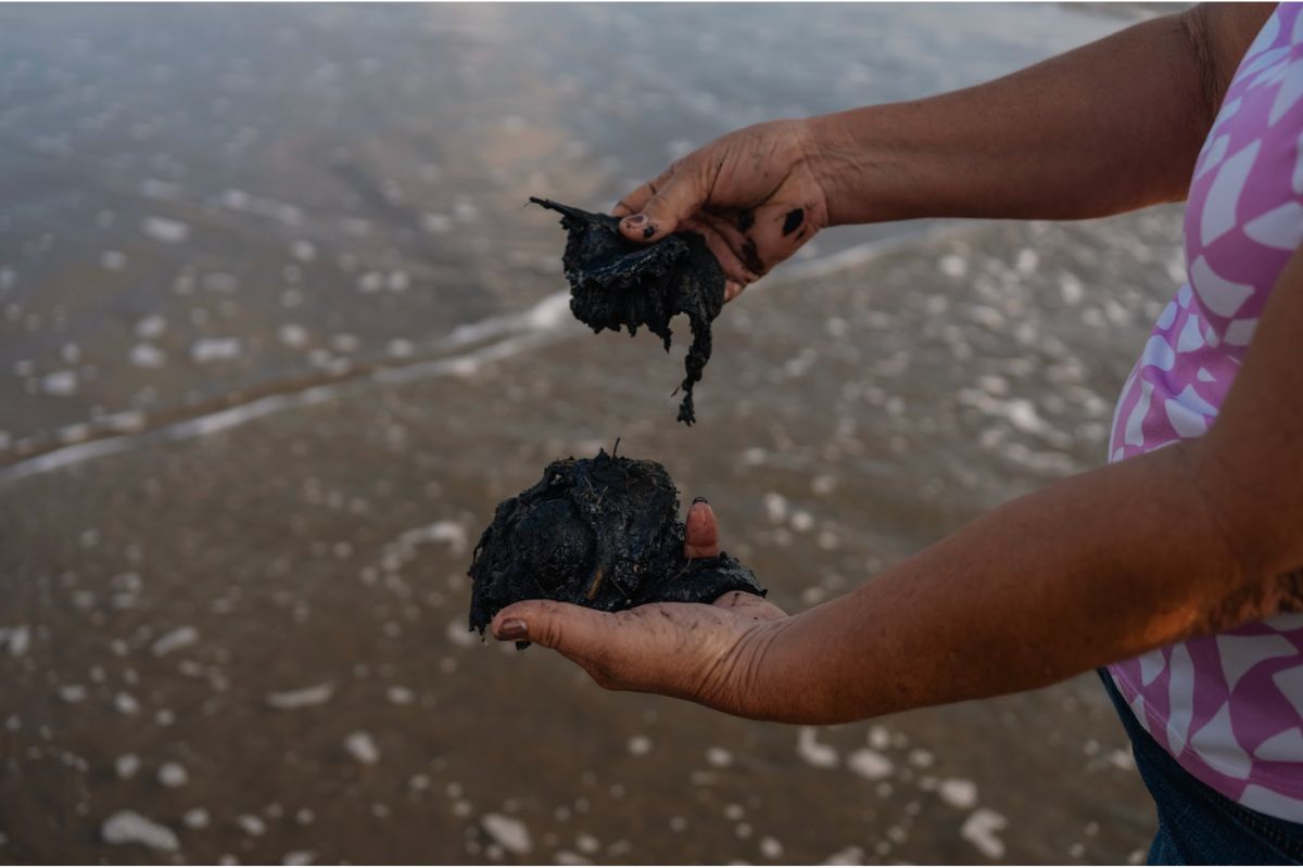 Pescadores de Veracruz y Tabasco afectados por derrame en el Golfo de México