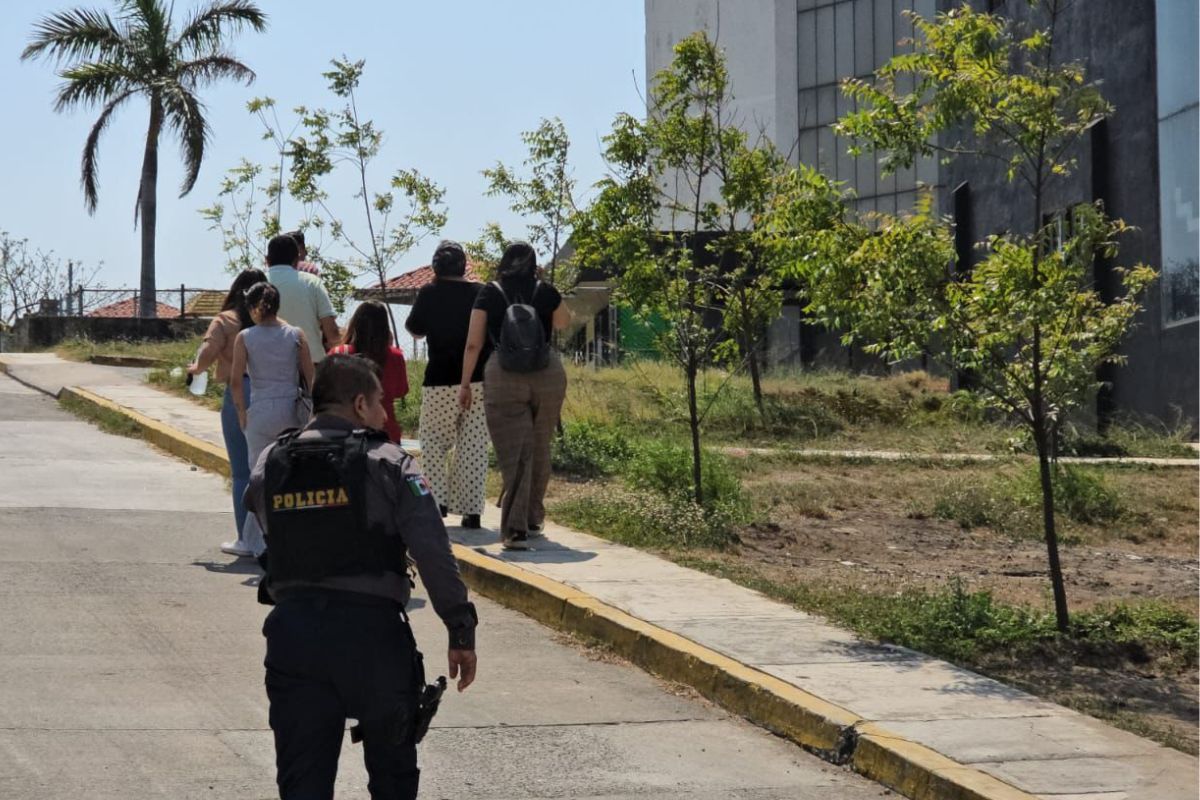 Padres de Monse Bendimes durante tercera audiencia del juicio contra Marlon “N” en Veracruz.