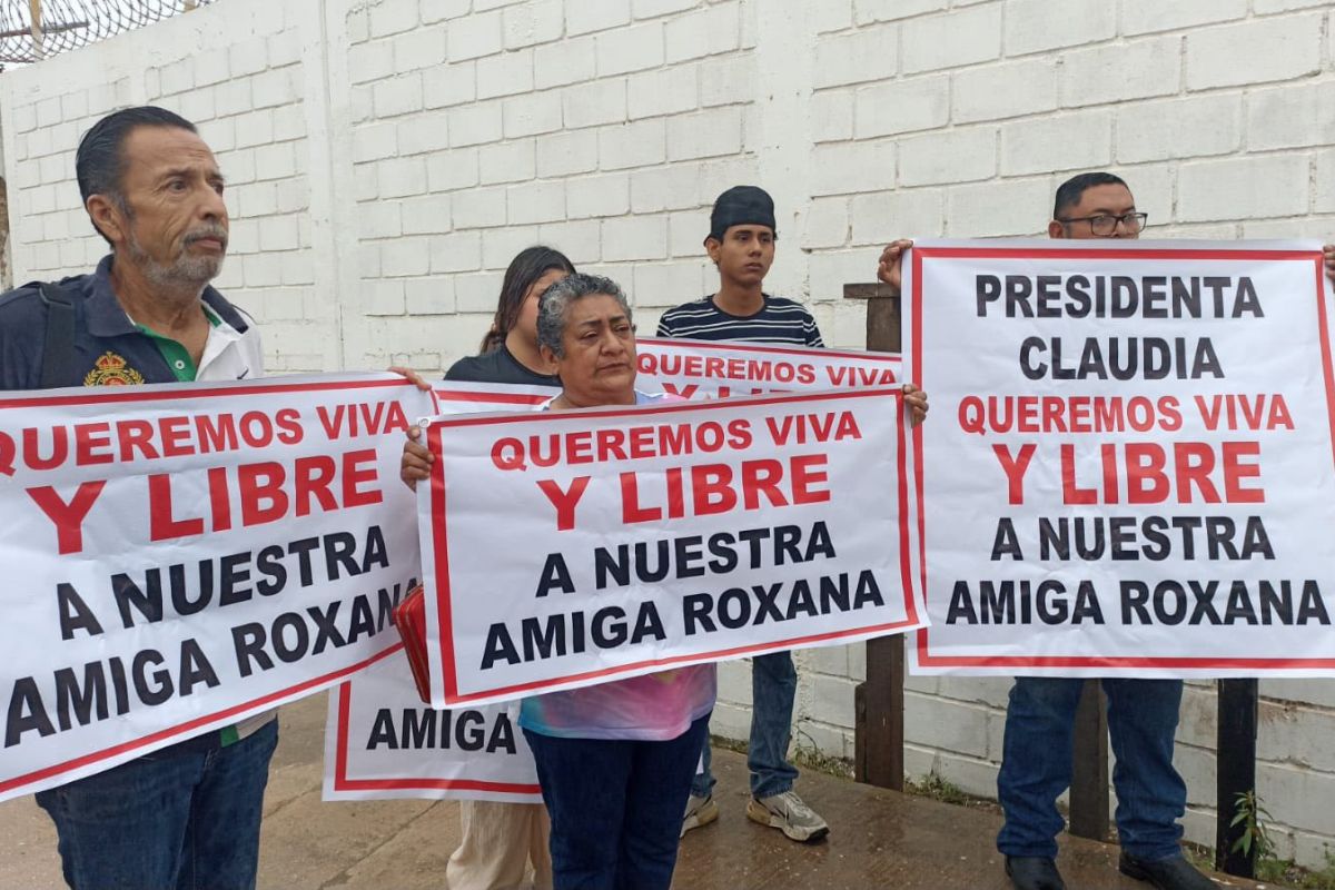 Rubicela Ramírez conversa con Claudia Sheinbaum para pedir apoyo en la búsqueda de su hija Roxana Guzmán Ramírez en Coatzacoalcos