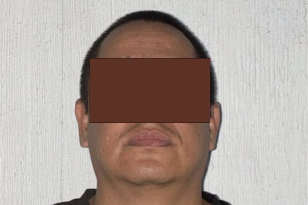Levy "N", excomandante de la Policía Municipal de Atoyac, detenido por la Fiscalía General de Veracruz.