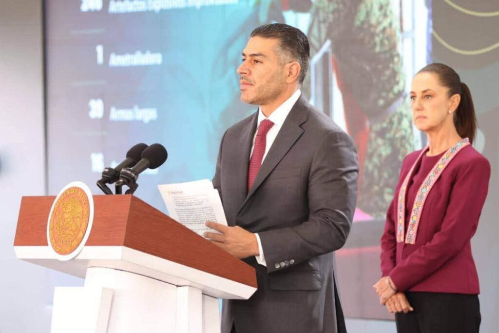 Omar García Harfuch informa avances en la investigación del asesinato de la reportera Roxana Guzmán Ramírez.