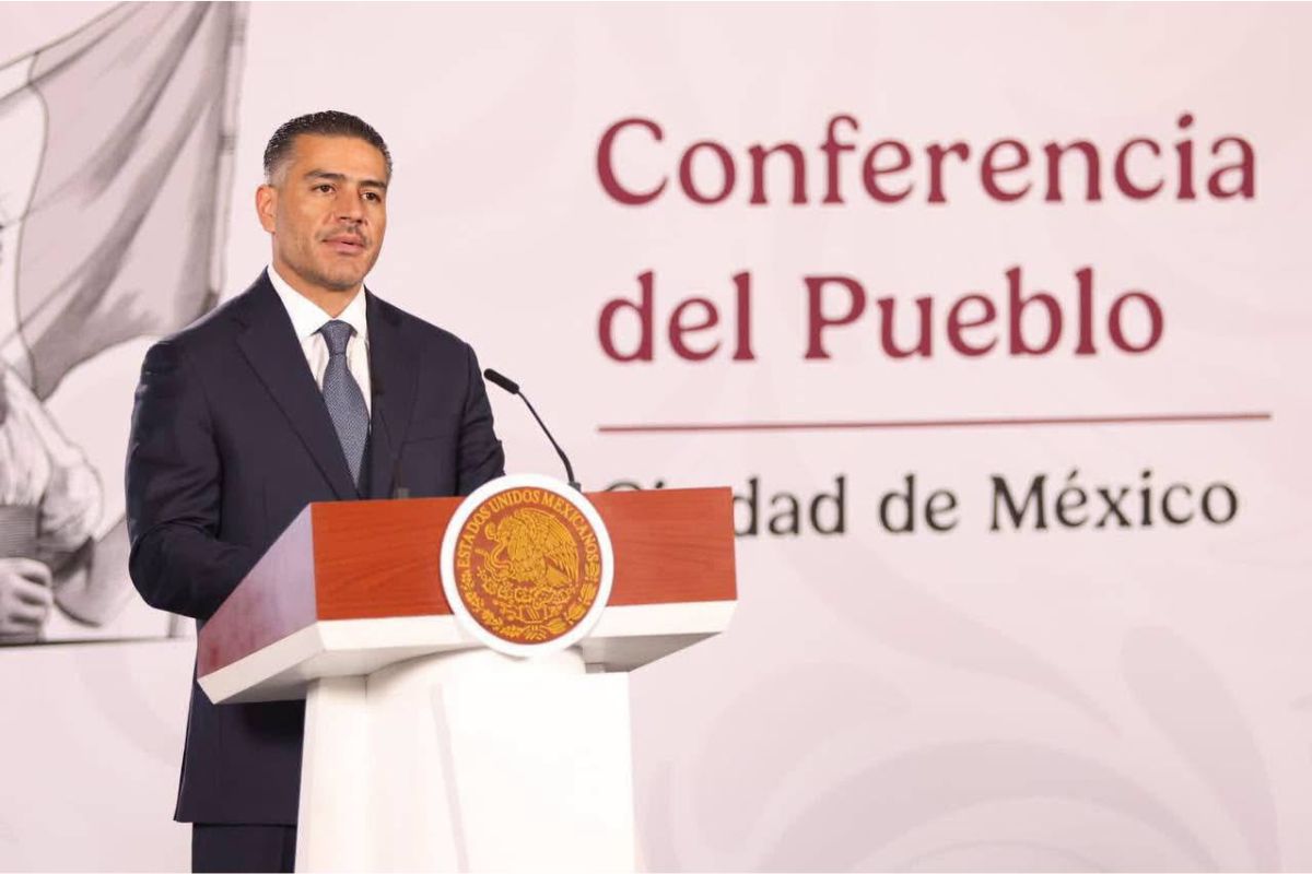Omar García Harfuch durante la conferencia donde aborda la inseguridad en Veracruz y la infiltración policial en corporaciones de seguridad.