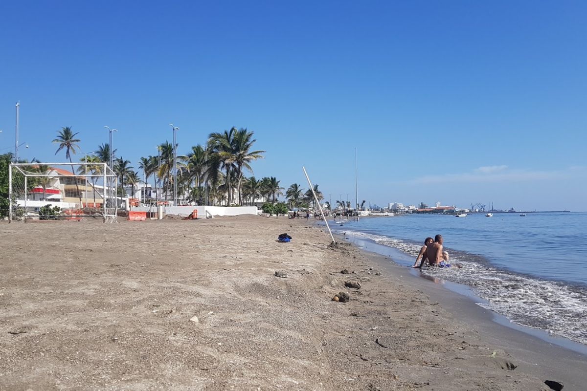 Playa José Martí, una de las dos playas de Veracruz clasificadas por Cofepris como no aptas para uso recreativo durante el verano 2026.
