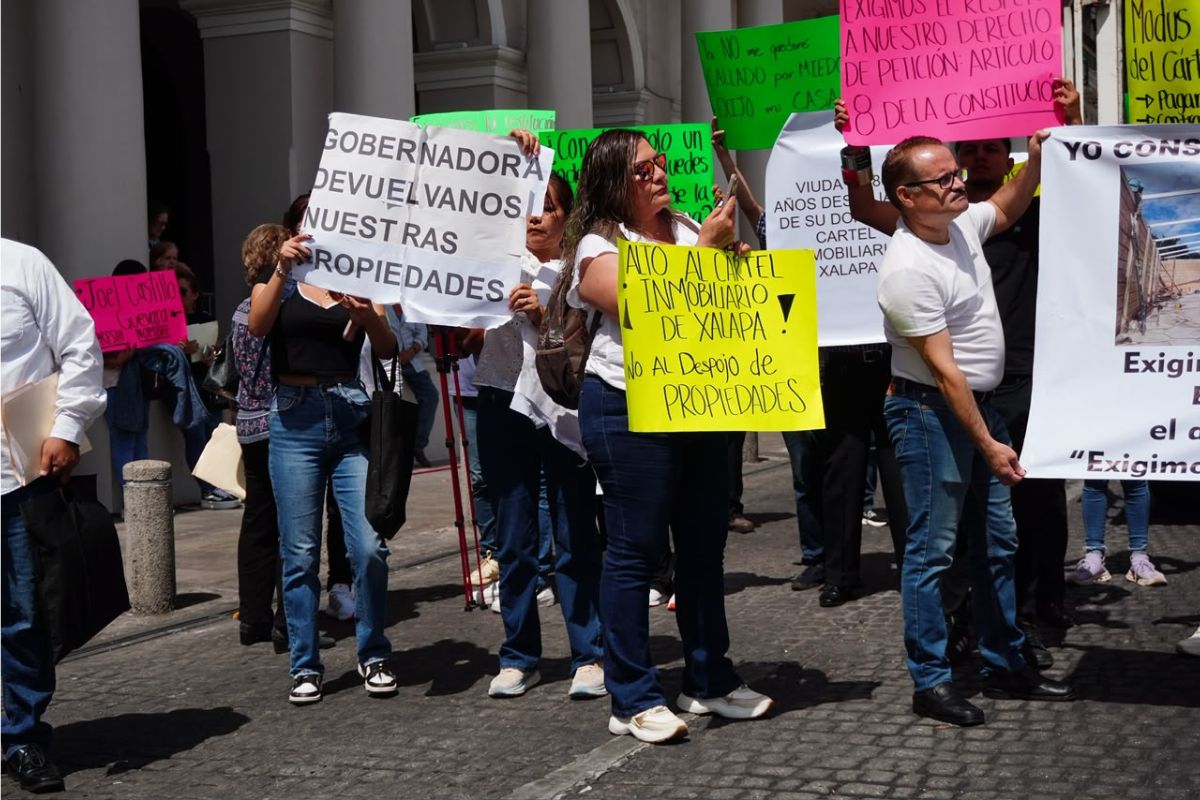 Rocío Nahle informa sobre el cierre de tres notarías en Veracruz durante su conferencia de prensa en Xalapa.