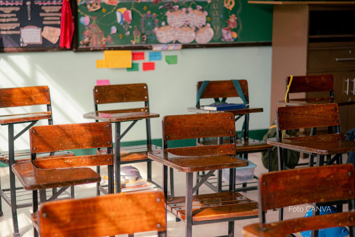 Estudiantes de escuela pública en Veracruz beneficiarios de estímulos educativos.