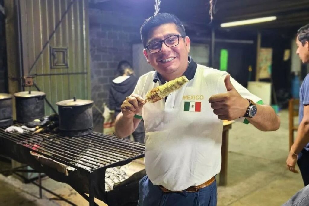 Esteban Ramírez Zepeta, dirigente estatal de Morena en Veracruz, y el contrato de honorarios firmado con el Comité Ejecutivo Nacional del partido.