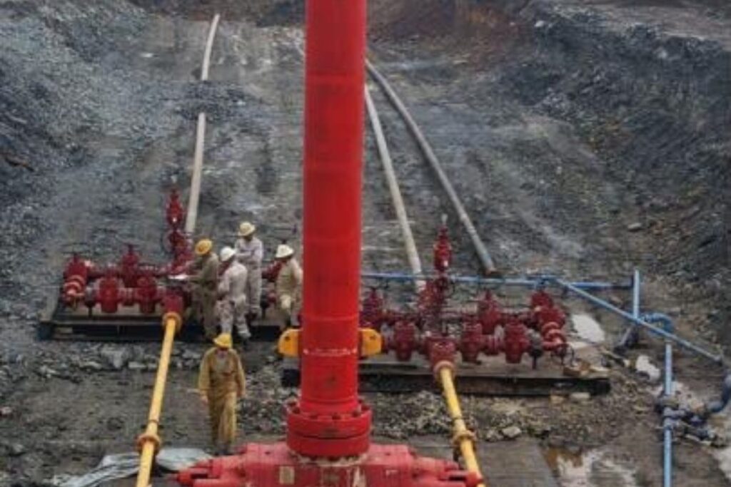 Pozo Krem-1 en Las Choapas, Veracruz, tras el anuncio de cierre de Pemex.