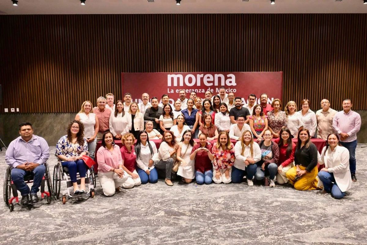 Ariadna Montiel Reyes durante reunión con diputados de Morena en Veracruz, agosto 2026.