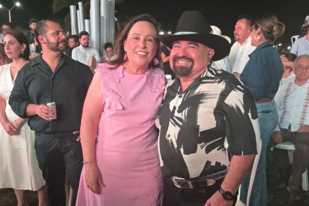 Roberto Ramos Alor con la gobernadora Rocío Nahle.
