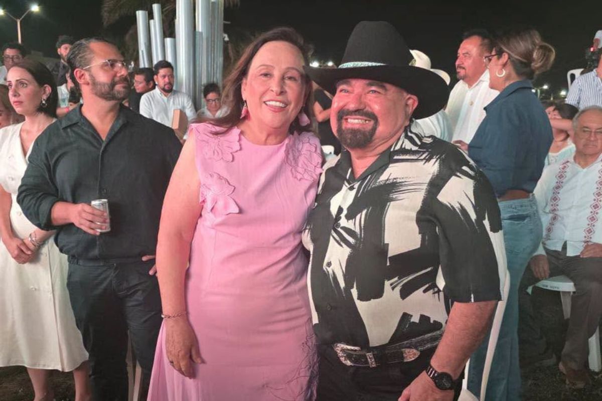 Roberto Ramos Alor con la gobernadora Rocío Nahle.