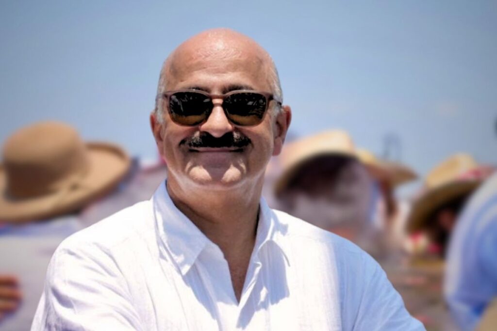 Ricardo Ahued responde a acusación de cártel inmobiliario en Xalapa.