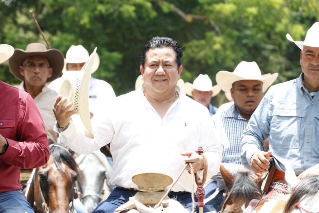 Eric Domínguez Vázquez, aspirante a la titularidad del ORFIS en Veracruz.