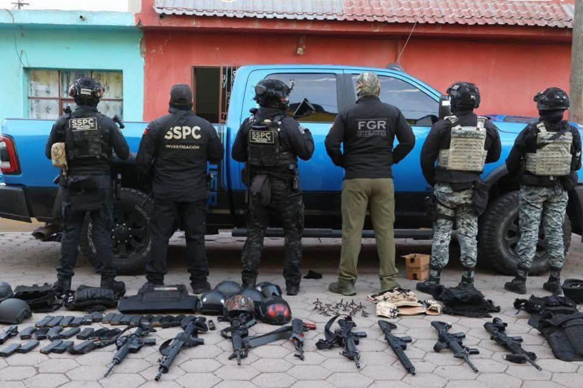 Operativo de la Guardia Nacional y la SSPC en Esperanza, Puebla, con armamento y vehículos asegurados.