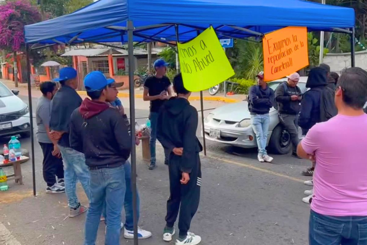 Antimotines de la SSP desalojaron el bloqueo en Santa Lucía.