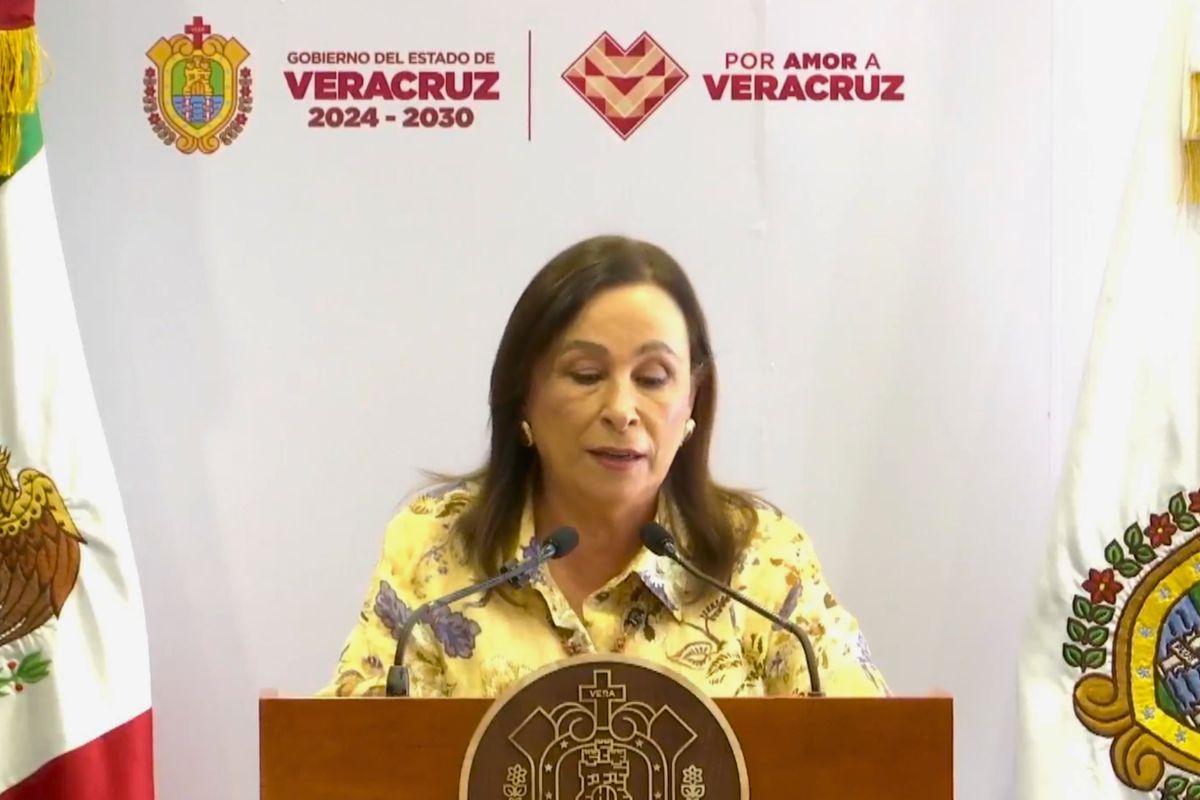 Rocío Nahle García, gobernadora de Veracruz, defiende la iniciativa para quitar el fuero a alcaldes.