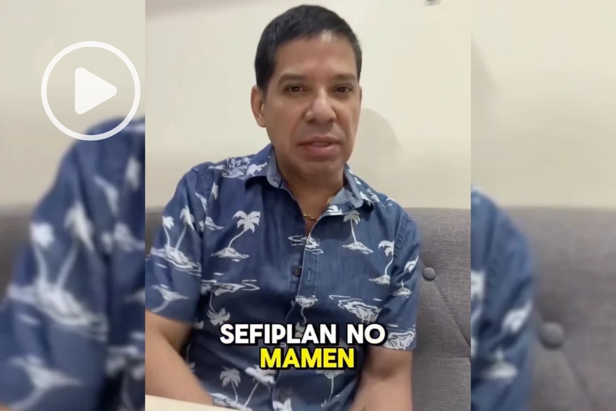 El comediante Javier Carranza, El Costeño, en el video donde reclama a Sefiplan Veracruz por el cobro de dos carros
