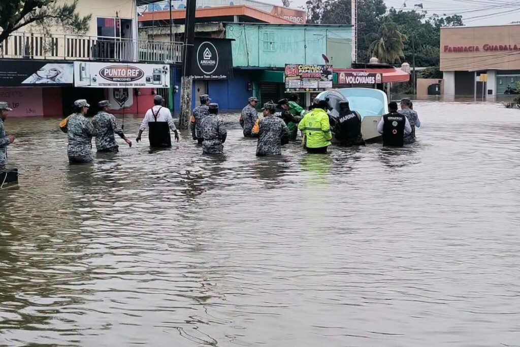 Zona baja del río Uxpanapa, en Veracruz, con el nivel del agua en ascenso por el Frente Frío 2