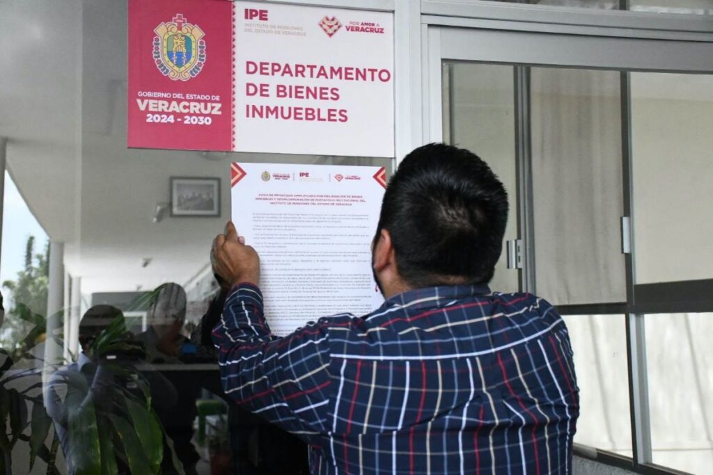 Fachada del Instituto de Pensiones del Estado de Veracruz (IPE), cuyas pensiones reclama garantizar el sindicato normalista.
