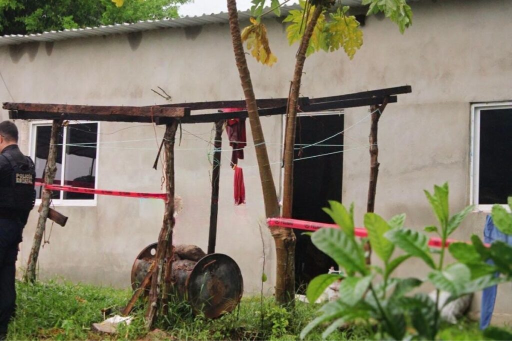 Rancho sobre la carretera Las Choapas–Ocozocoautla, donde murió una familia de seis integrantes
