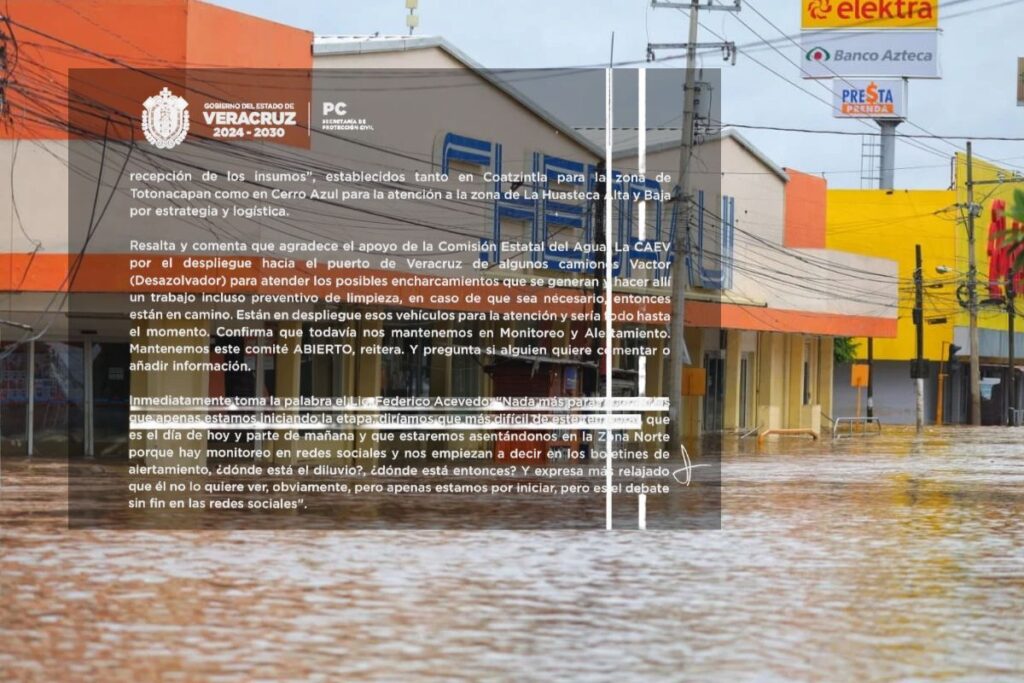 Calle de Poza Rica anegada por el desbordamiento del río Cazones durante las inundaciones de octubre de 2025.