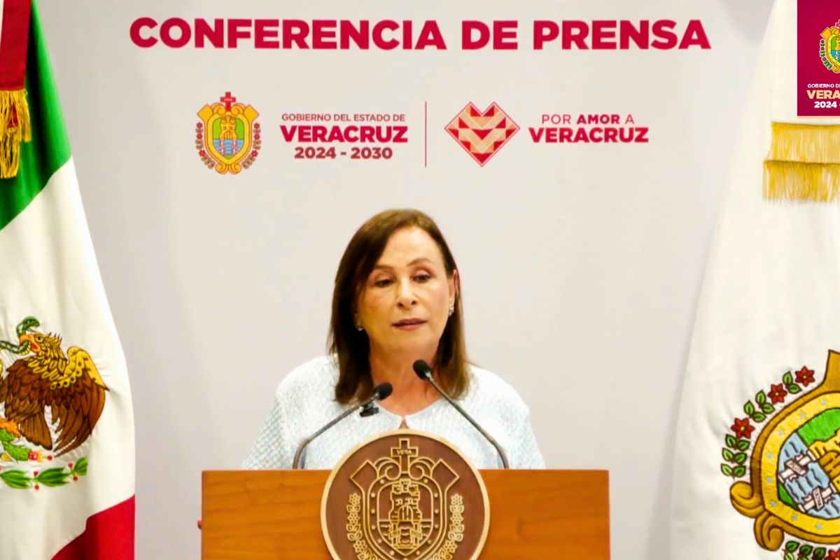 Rocío Nahle, gobernadora de Veracruz, durante una conferencia de prensa sobre el abasto de medicamentos en hospitales.