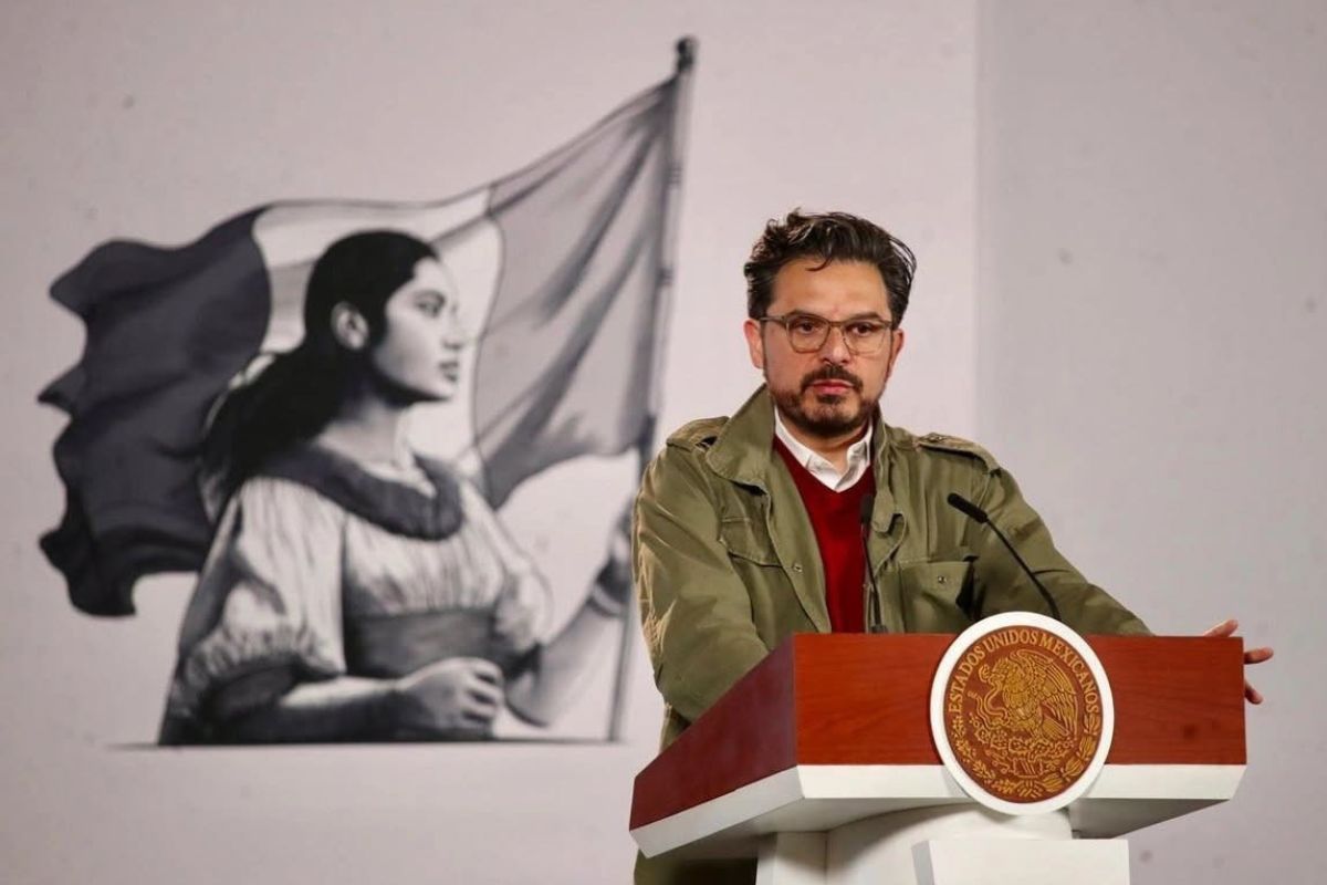 Persona mayor realiza el trámite de su pensión de la Modalidad 40 del IMSS