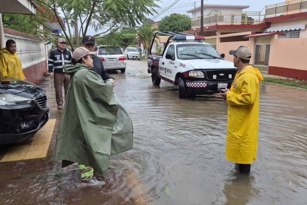 Familias evacuadas en el sur de Veracruz por el aumento del nivel de los ríos